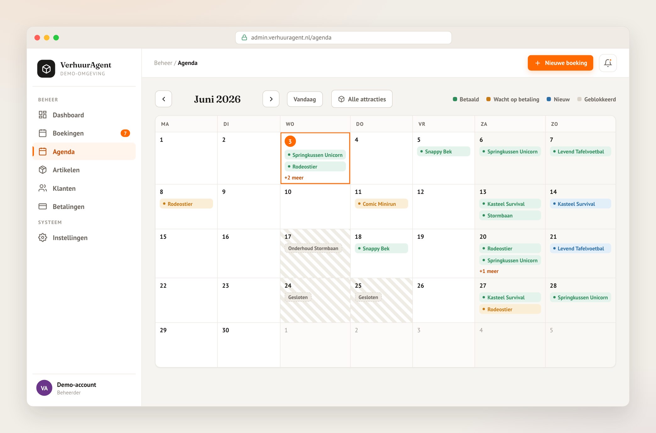 De maandagenda in VerhuurAgent met reserveringen, betaalstatus en geblokkeerde dagen